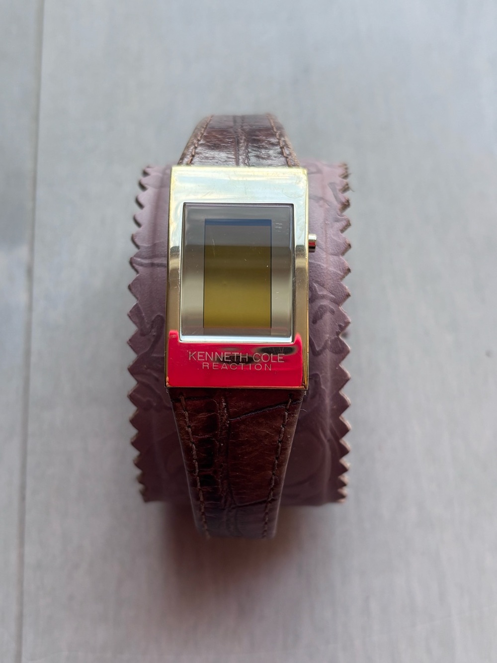 Vintage Kenneth Cole Kc2420 Ladies watch
